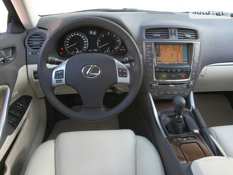 Lexus IS 2007 года