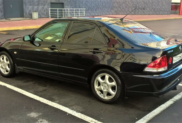 Lexus IS 1999 года