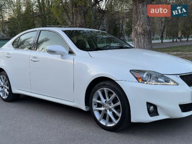 Lexus IS 2012 года