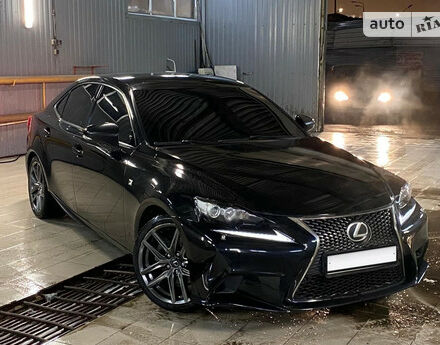 Lexus IS 2014 року