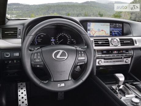 Lexus LS 2009 года