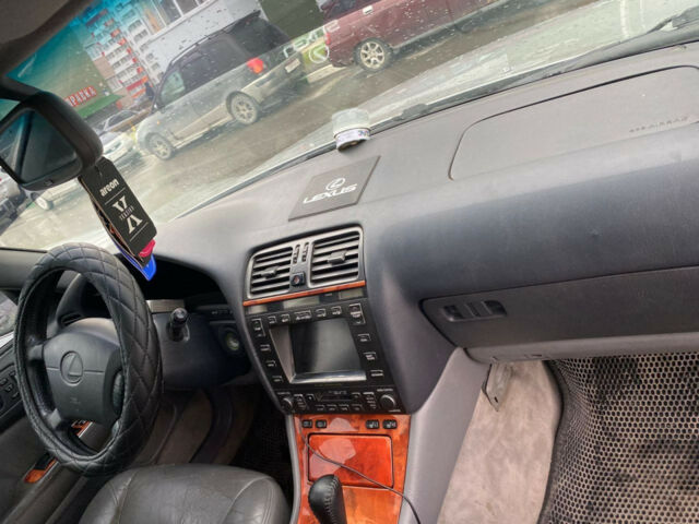Lexus LS 1999 года
