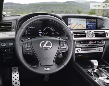 Lexus LS 2009 року