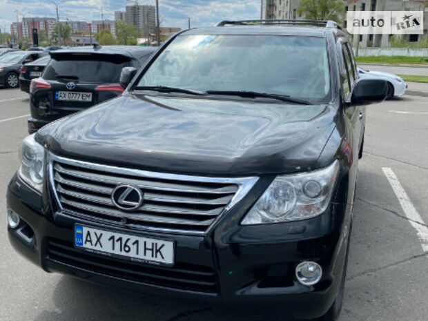 Lexus LX 570 2008 года