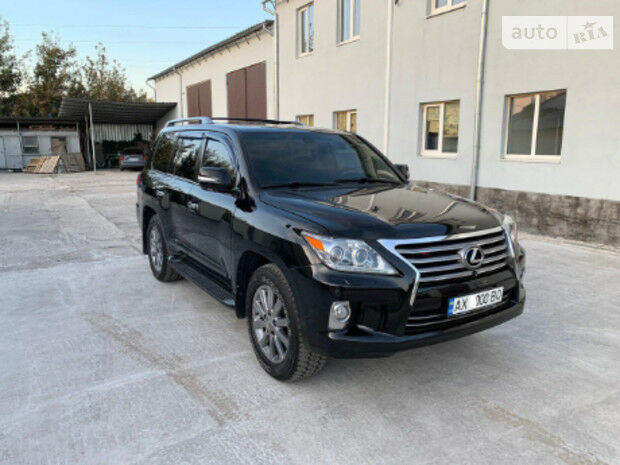 Lexus LX 570 2008 года