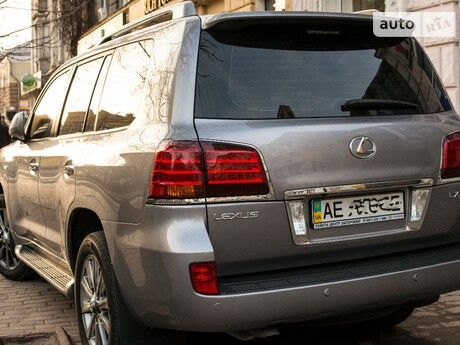 Лексус LX 570 2008 року Lexus LX 570 2008 року