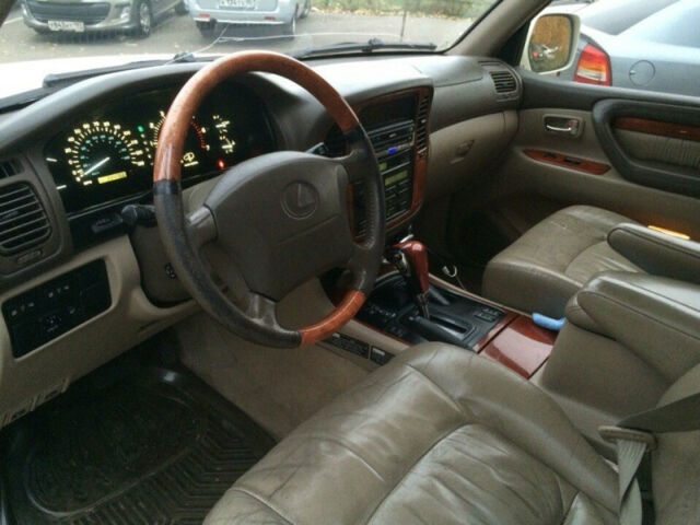 Lexus LX 1999 року
