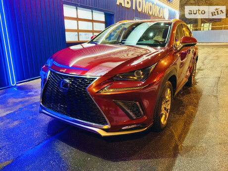 Lexus NX 2018 року