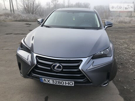 Лексус НХ 2015 року Lexus NX 2015 року