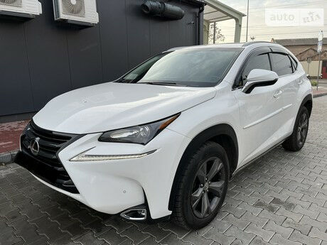 Lexus NX 2017 року