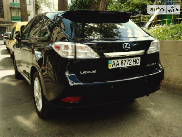 Lexus RH 2010 года