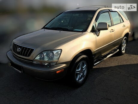 Лексус RX 300 2003 року Lexus RX 300 2003 року