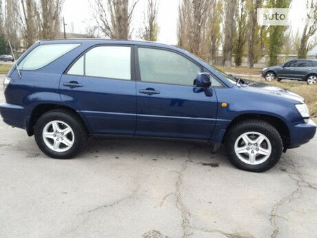 Лексус RX 300 2001 года Lexus RX 300 2001 года