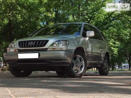 Лексус RX 300 2003 года Lexus RX 300 2003 года
