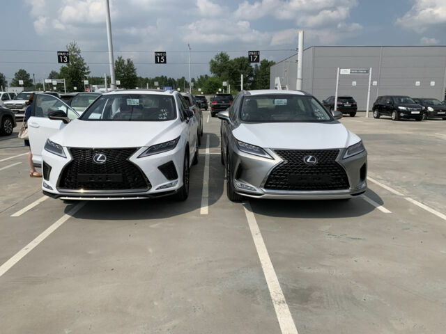 Lexus RX 2020 року
