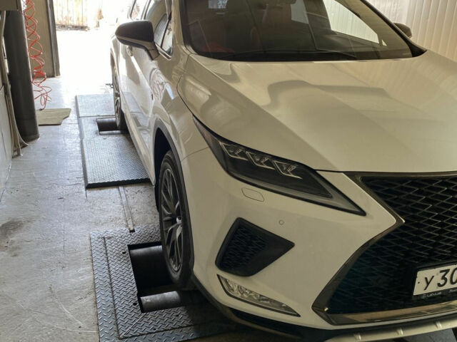 Lexus RX 2020 года