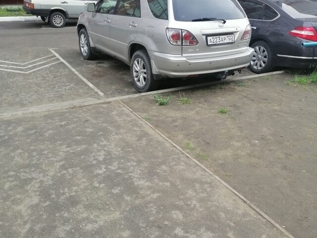 Lexus RX 2000 року