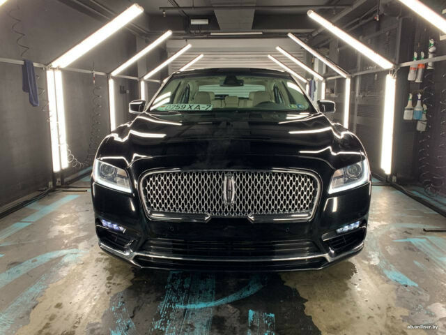 Lincoln Continental 2018 року