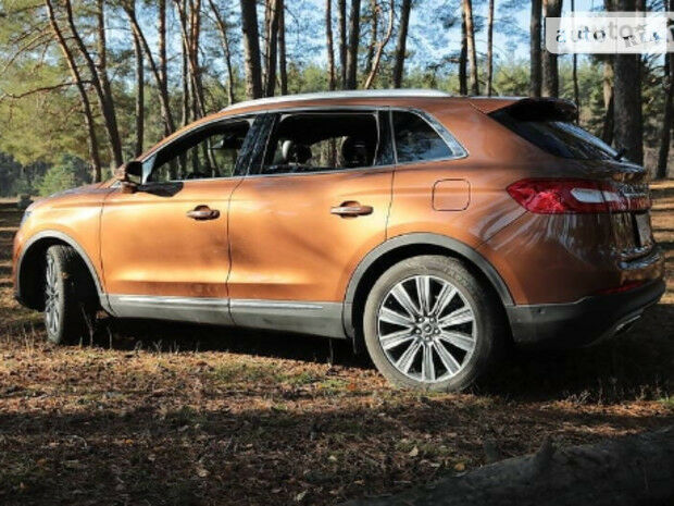 Lincoln MKX 2016 року