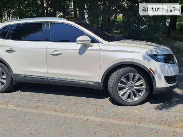 Линкольн МКХ 2017 року Lincoln MKX 2017 року