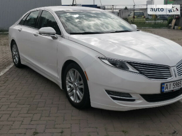 Lincoln MKZ 2013 року