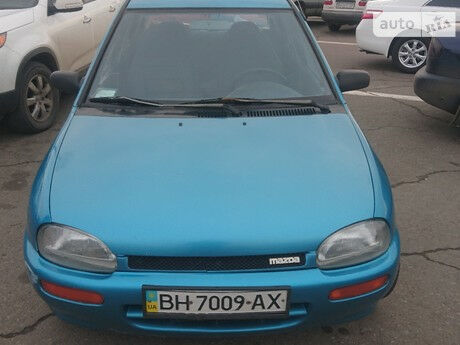 Mazda 121 1993 года