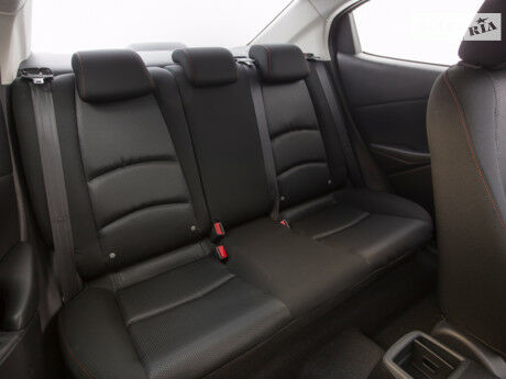 Мазда 2 2008 року Mazda 2 2008 року