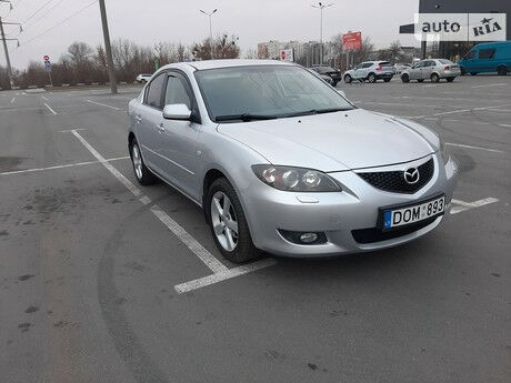 Мазда 3 2005 року Mazda 3 2005 року