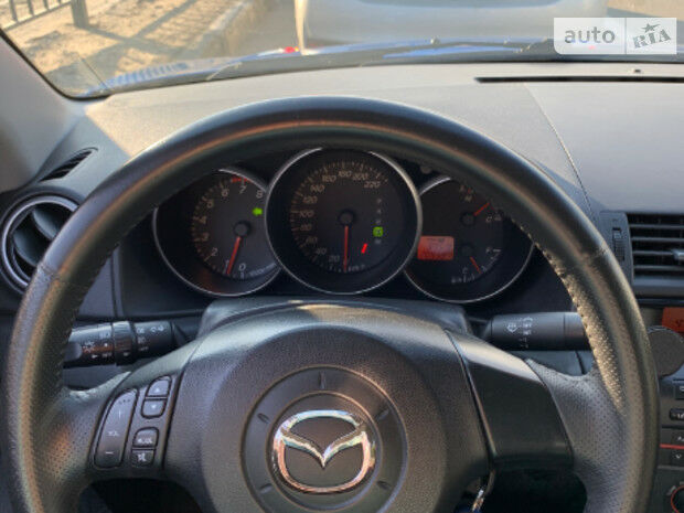 Mazda 3 2005 року