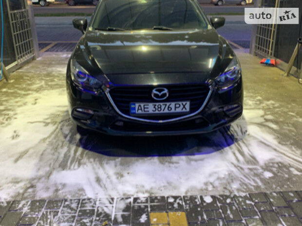 Mazda 3 2017 года