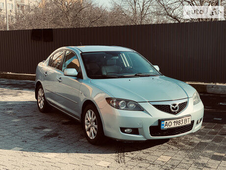 Мазда 3 2006 року Mazda 3 2006 року