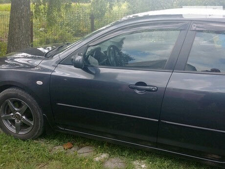 Мазда 3 2005 року Mazda 3 2005 року