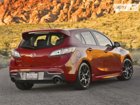 Mazda 3 2015 года