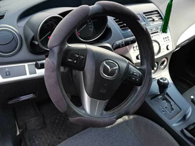 Mazda 3 2012 года