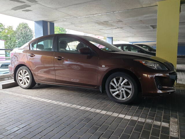 Mazda 3 2012 року