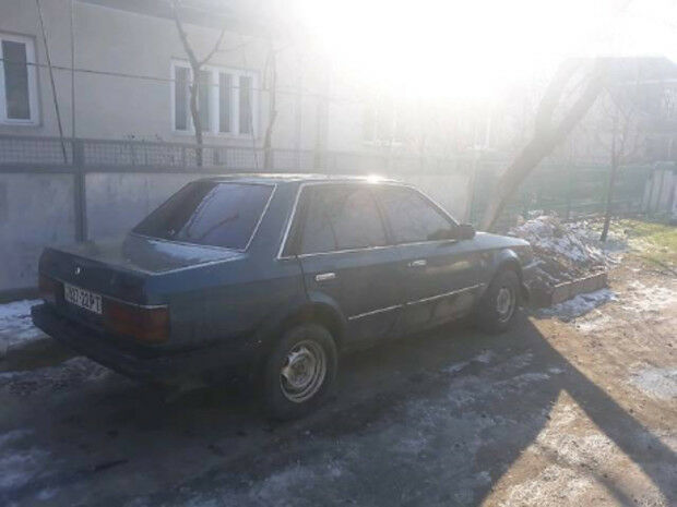 Mazda 323 1986 року