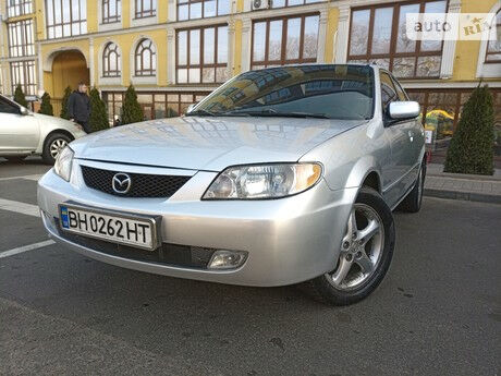 Mazda 323 2001 року