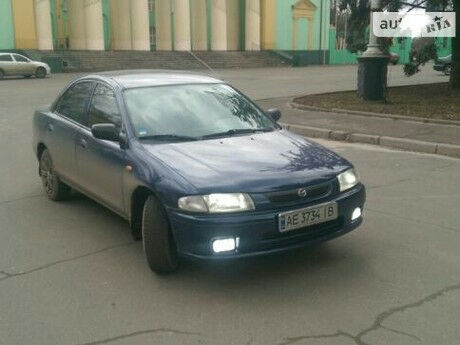 Mazda 323 1998 года