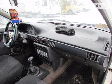 Мазда 323 1997 года Mazda 323 1997 года