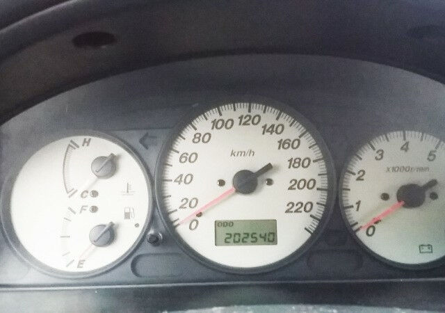 Mazda 323 2003 року