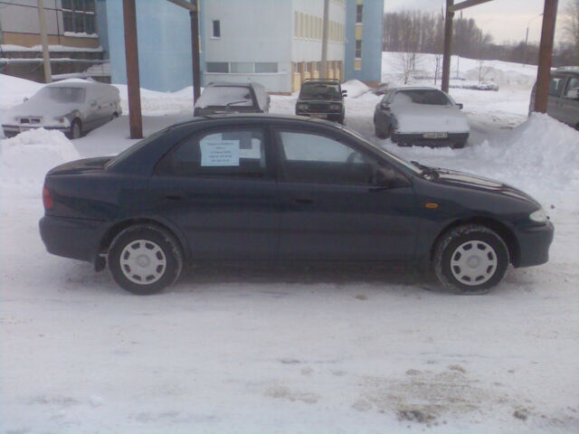 Mazda 323 1995 года