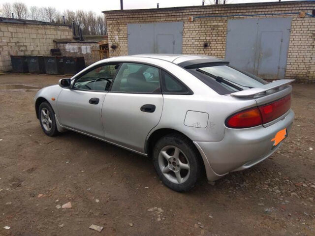 Mazda 323 2003 года