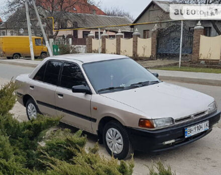 Mazda 323 1992 року