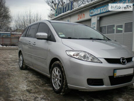 Мазда 5 2005 року Mazda 5 2005 року