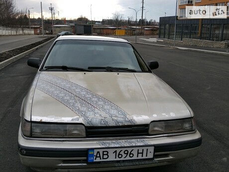 Мазда 626 1989 года Mazda 626 1989 года