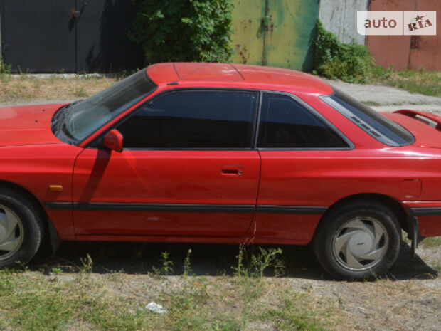 Mazda 626 1988 года