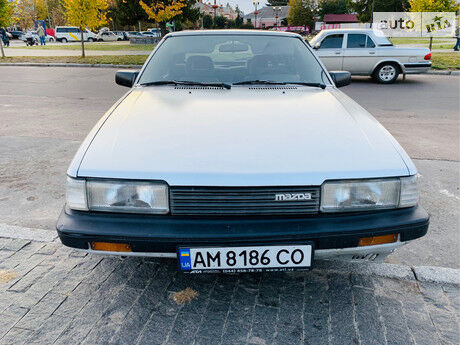 Mazda 626 1987 года