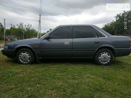 Мазда 626 1987 года Mazda 626 1987 года