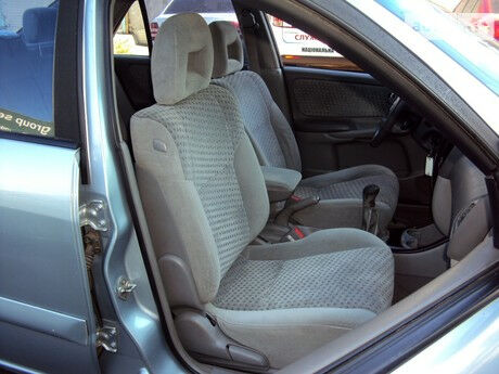 Мазда 626 2000 года Mazda 626 2000 года