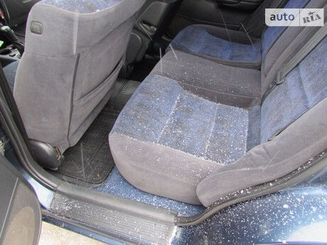 Мазда 626 1992 року Mazda 626 1992 року